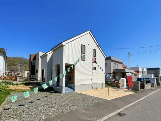 西野10条7丁目戸建の外観|キャンプ好きの方へ遊び心あふれる「キャンパーの住みか in ニシノモデル」