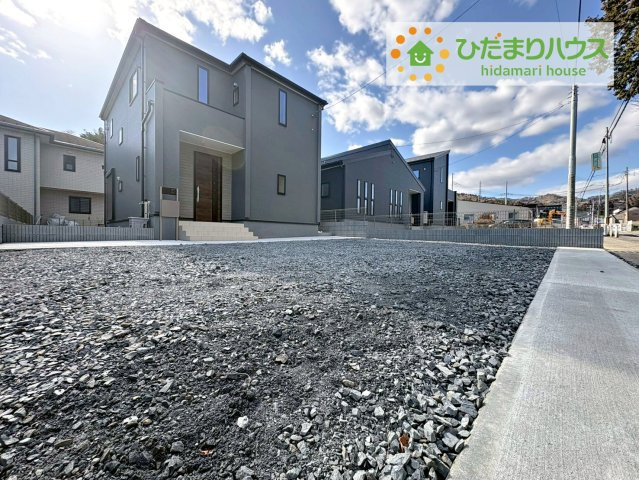 日立市滑川本町3期　新築戸建　2号棟の駐車場|マイホームなら駐車場代がかかりません。しかも、自宅の駐車場で洗車ができます！今までコイン洗車に行っていた手間も省けて、節約にもつながります(^^♪