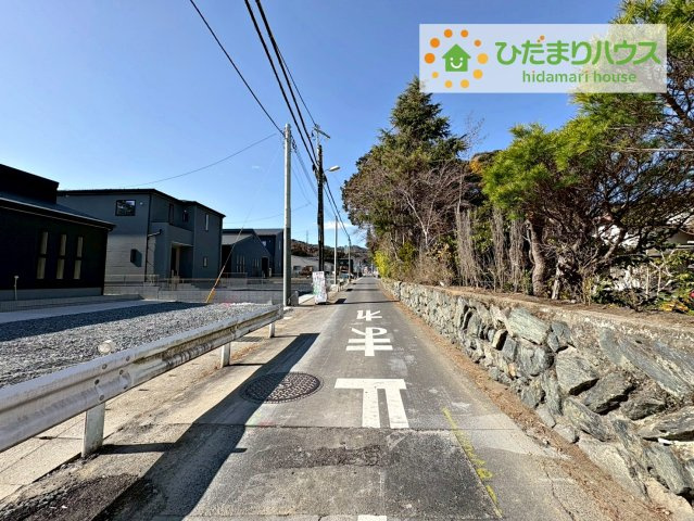 日立市滑川本町3期　新築戸建　2号棟の前面道路含む現地写真|是非一度、ご家族そろってご内覧ください♪