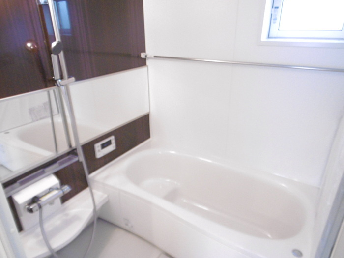 ディーモンテ深井沢町の浴室