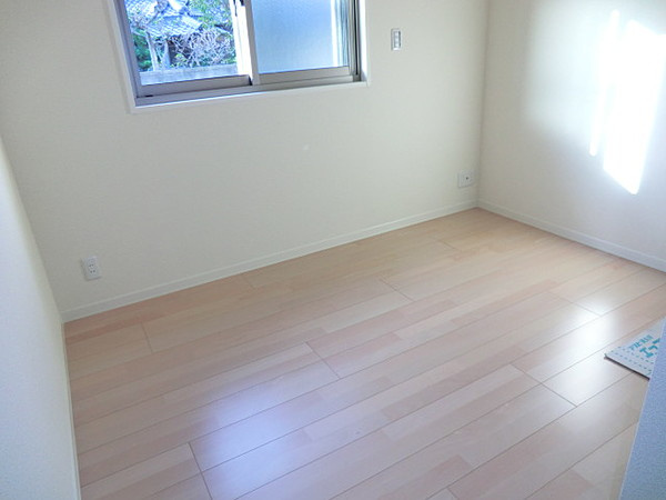 シャーメゾンK-Ⅳのその他|落ち着いた色調の洋室です