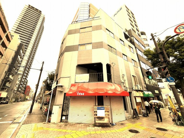 大阪市北区松ケ枝町の店舗一部の外観