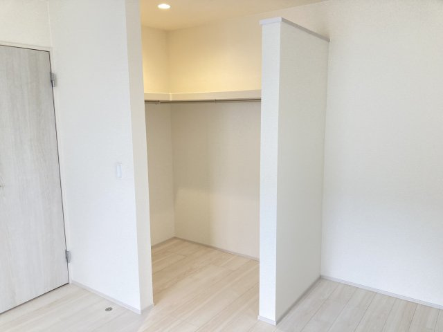 リーブルガーデンＳ前橋市大利根町第７　1号棟の収納|２階：洋室２収納です♪ウォークインクローゼット付きです。