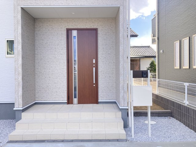 リーブルガーデンＳ前橋市大利根町第７　1号棟の玄関|ゆったりとした玄関です♪