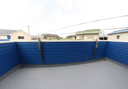 FELIZ板原 A棟のバルコニー|広々としたバルコニーです