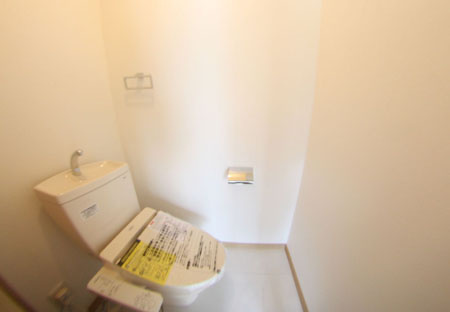 FELIZ板原 A棟のトイレ|落ち着いたトイレです