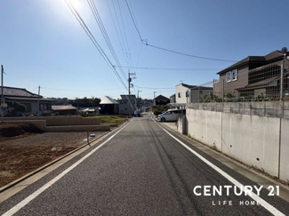 【前面道路含む現地写真】