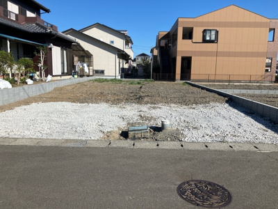 【外観】 | 焼津市東小川8丁目 新築一戸建て 1号棟 | 現在建築中の外観画像です。ご内覧は同じメーカーの完成物件へご案内いたしますので、いつでもご相談ください！