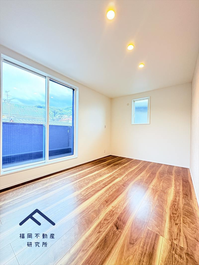 南区柏原２丁目　戸建ての洋室