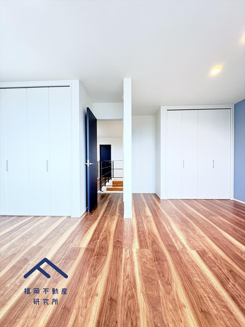 南区柏原２丁目　戸建ての洋室