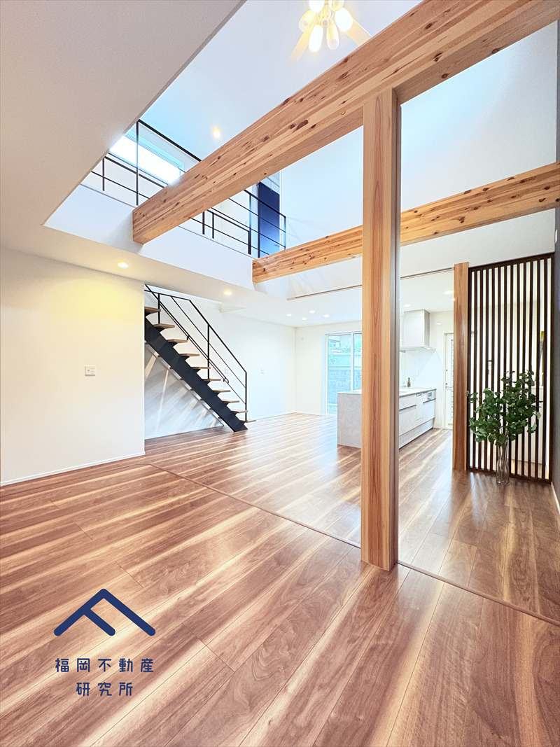 南区柏原２丁目　戸建ての居間・リビング