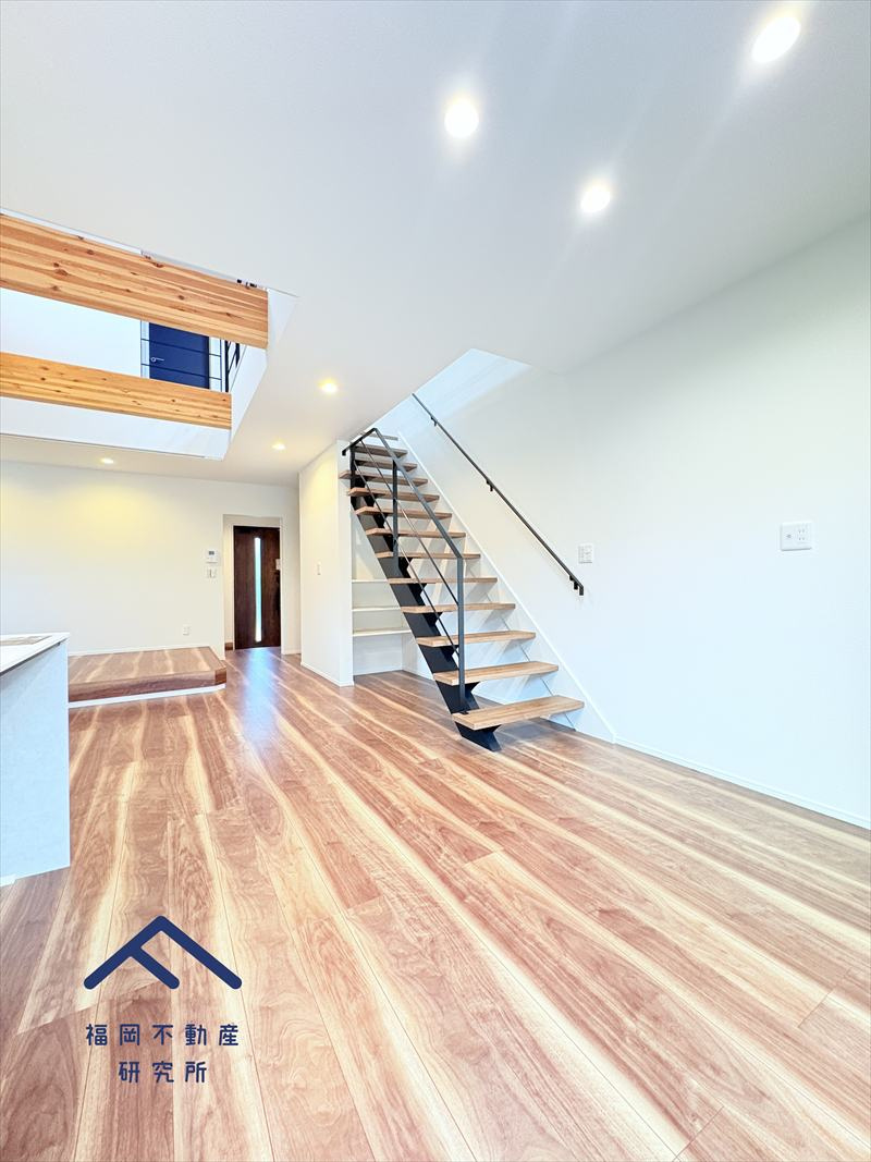 南区柏原２丁目　戸建ての居間・リビング