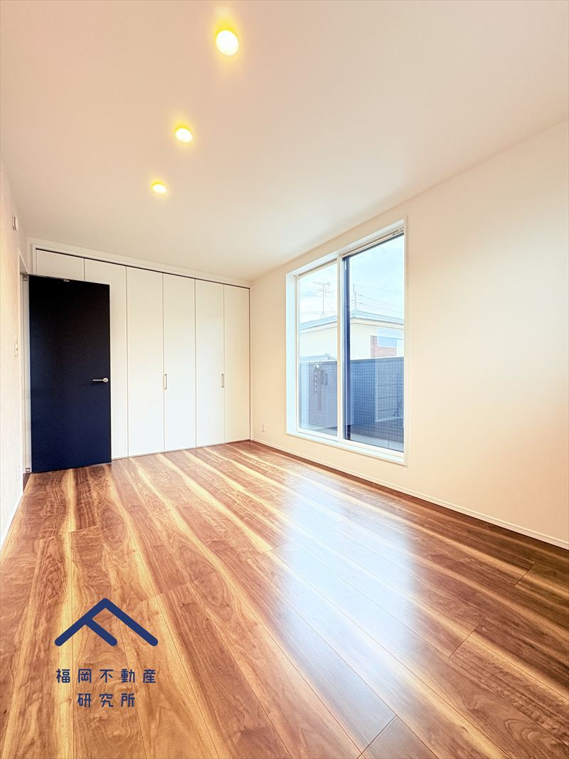 南区柏原２丁目　戸建ての洋室