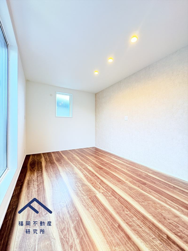 南区柏原２丁目　戸建ての洋室