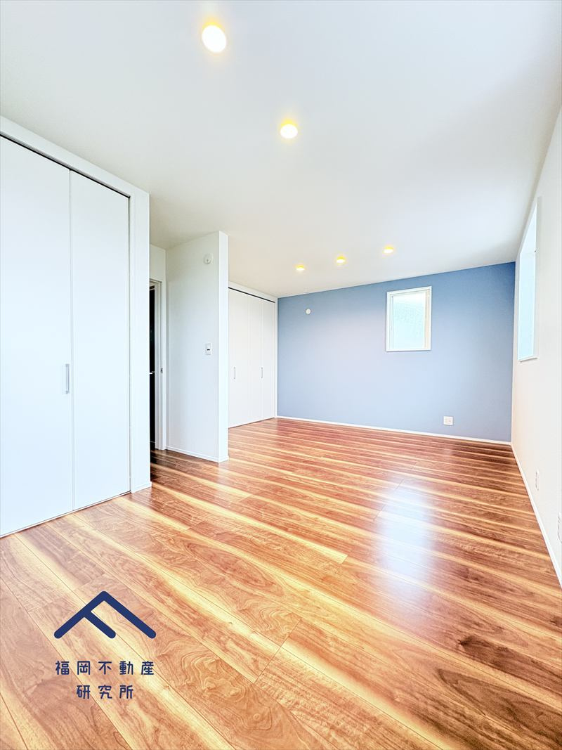 南区柏原２丁目　戸建ての洋室