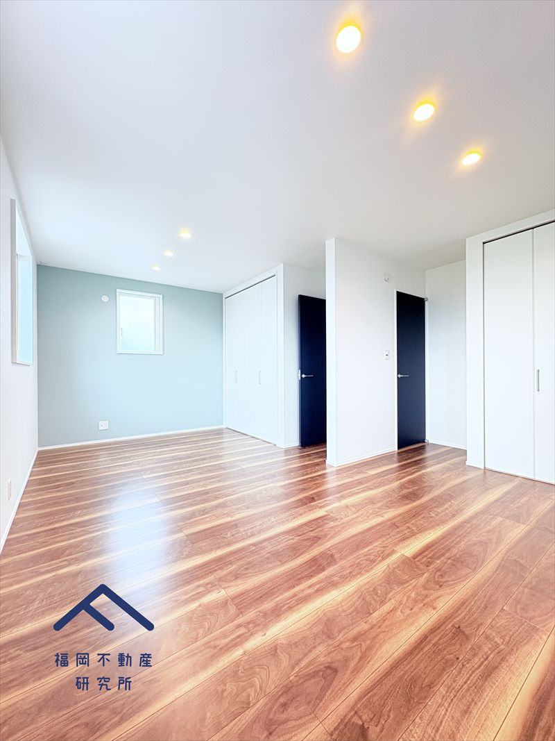 南区柏原２丁目　戸建ての洋室