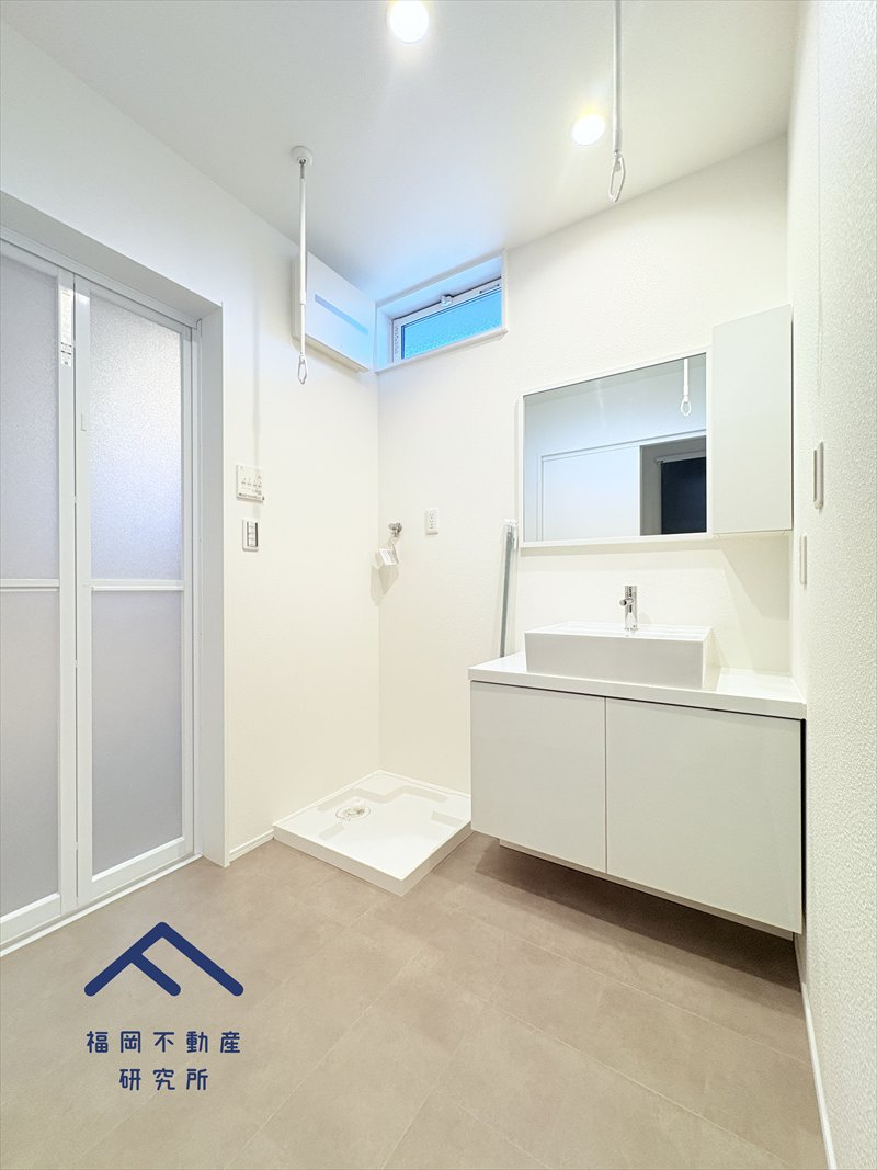 南区柏原２丁目　戸建ての独立洗面台