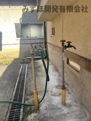 山形市銅町二丁目13-28の設備|建物周囲に井戸水の水栓があり、融雪に使えます。