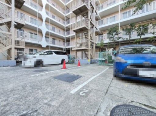 小島第2スカイハイツの駐車場