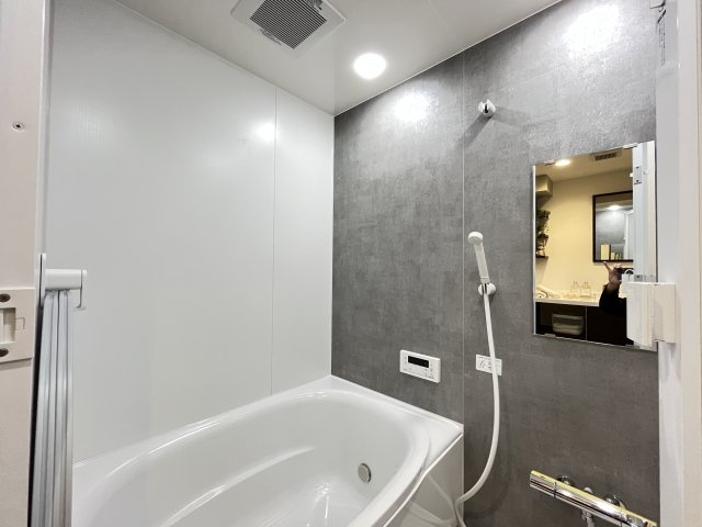 小島第2スカイハイツの浴室