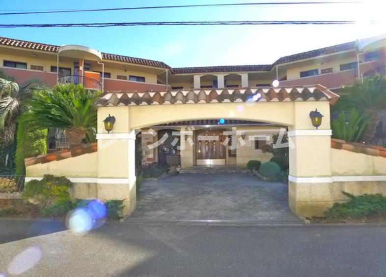 仲介手数料（賃料の1.10ヵ月）の50％OFF対象物件！のエントランス|ゆとりのあるエントランスです