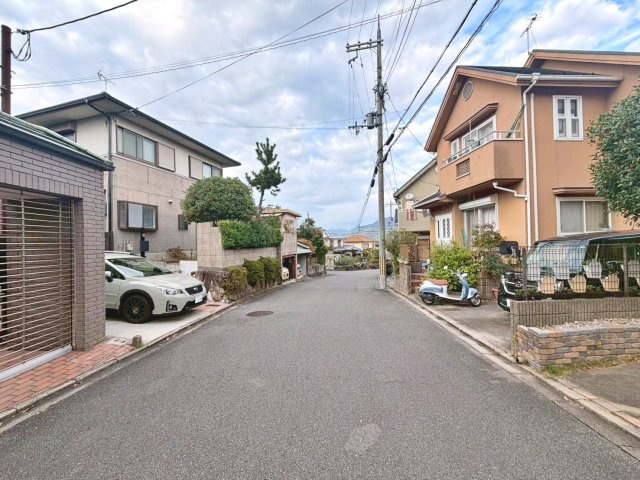 中古戸建　西つつじヶ丘霧島台2丁目の前面道路含む現地写真