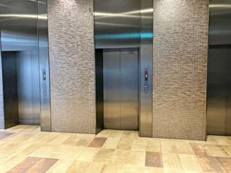 【エントランス】 | ESR横浜幸浦ディストリビューションセンター1 | エレベーターホール