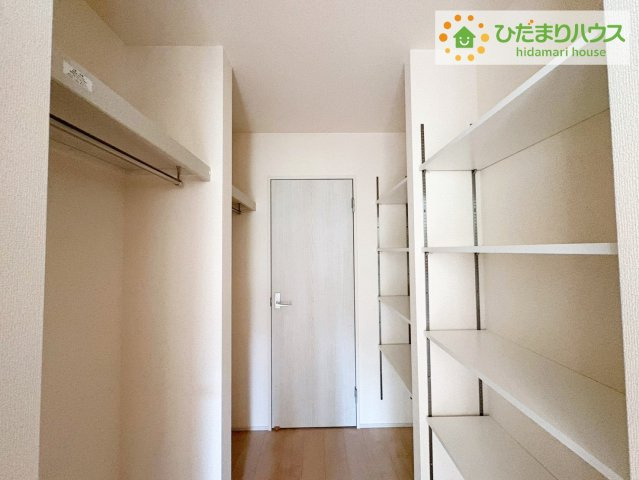 日立市滑川本町3期　新築戸建　5号棟の収納|大容量のウォークスルークローゼット(^^♪