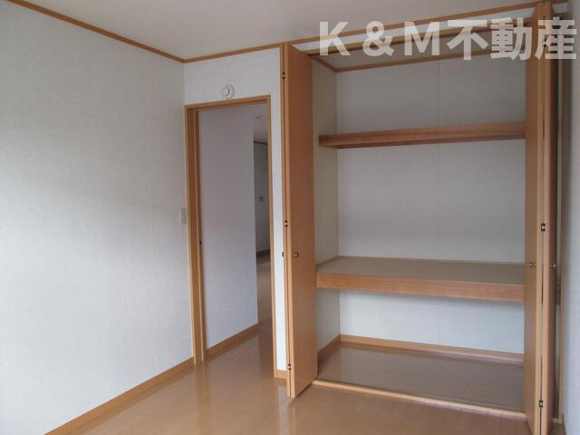 ラフィーヌ・ジュネスⅢの収納|便利な収納スペースです