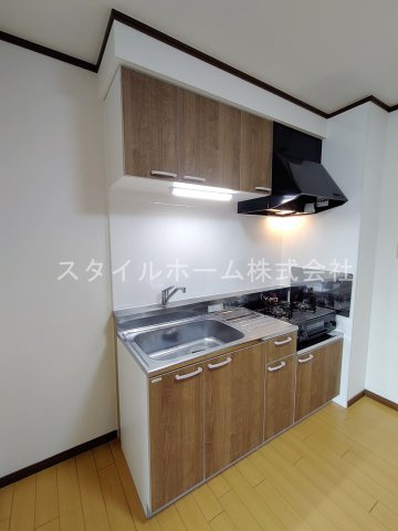 コンフォール東新Ｂのキッチン|同建物内別部屋の写真です。