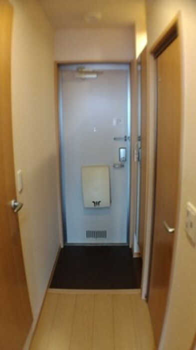 メゾン・ド・ソレイユの玄関