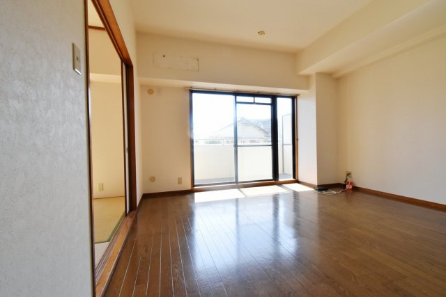 フォルテ上甲子園の居間・リビング|別部屋イメージです