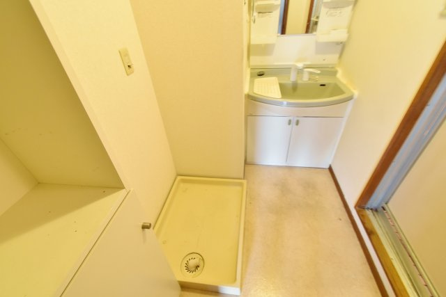 フォルテ上甲子園の洗面所|別部屋イメージです