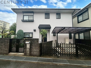 バス停まで徒歩5分とバス移動もしやすく阪急・JR「伊丹」駅2沿線利用でき生活至便。