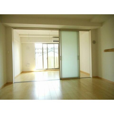 【居間・リビング】 | 綱島イーストベース | 10.9帖の広々エントランス♪