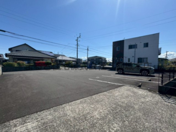 コンフォーティアの駐車場