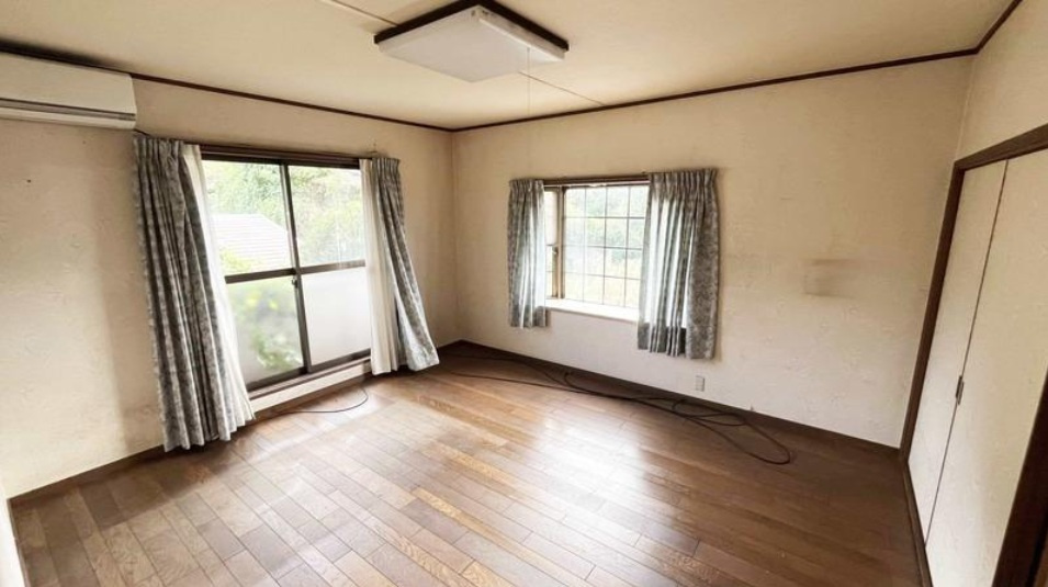 神戸市西区神出町古神の洋室