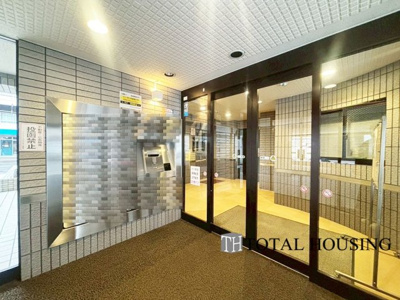 【エントランス】 | ライオンズマンション北22条 | マンションにはオートロックが設置されています。来訪者を事前に確認することができ、お子様のお留守番にも心強いです。