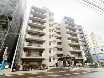 【外観】 | ライオンズマンション北22条 | 流行に左右されず、将来にわたって価値が継続する「上質」な佇まい。おしゃれな雰囲気や自然の潤い、親しみやすさといった暮らしを豊かにしてくれる住空間です。