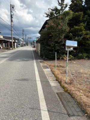 【前面道路含む現地写真】 | 黒部市天神新T売地