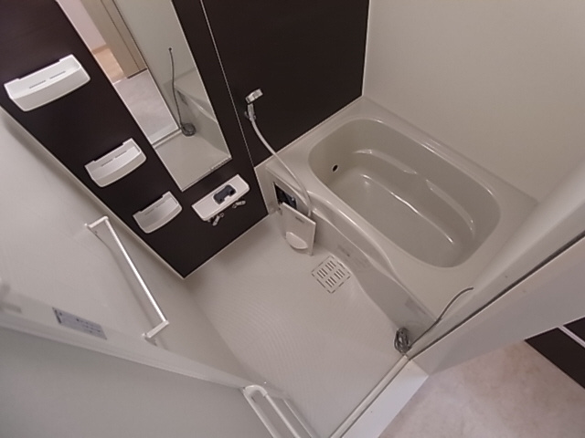 神戸市長田区大橋町８丁目の賃貸マンションの浴室|追い焚き機能付き