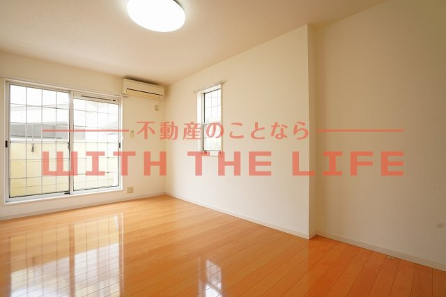 リブレア津福本町【キャッシュバック対象物件】の居間・リビング|ゆったり過ごせる居間です