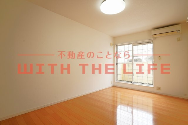 リブレア津福本町【キャッシュバック対象物件】の寝室|広くて明るい寝室