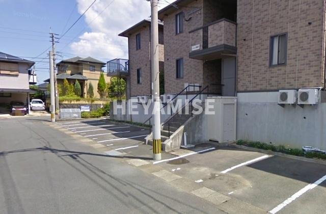 ハイリッツ久山台Ａの駐車場