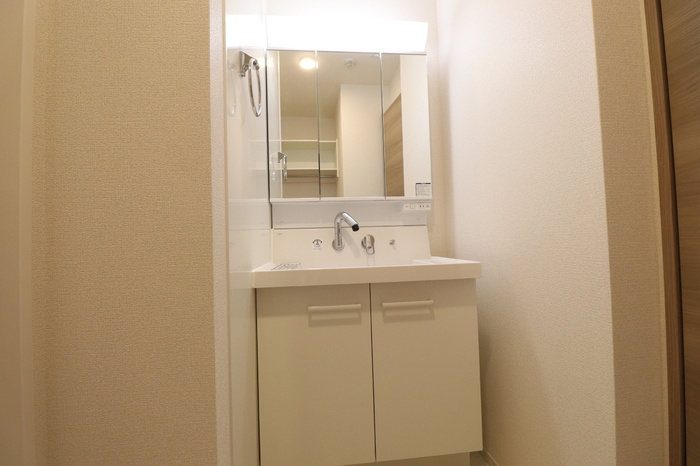 アクアフェリーチェ　B棟の独立洗面台|※同タイプの部屋写真です