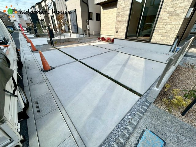 大宮指扇Northside　新築戸建　Eの駐車場
