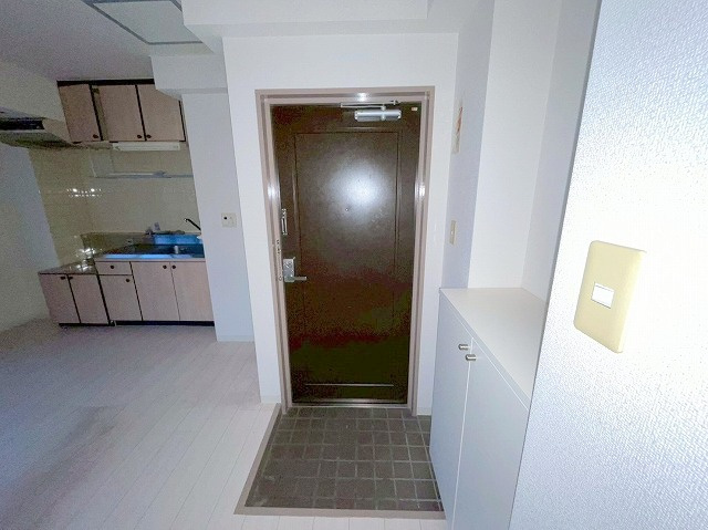 第3北浦ハイツの玄関