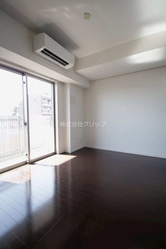 プレディアスタイル横濱沢渡の洋室