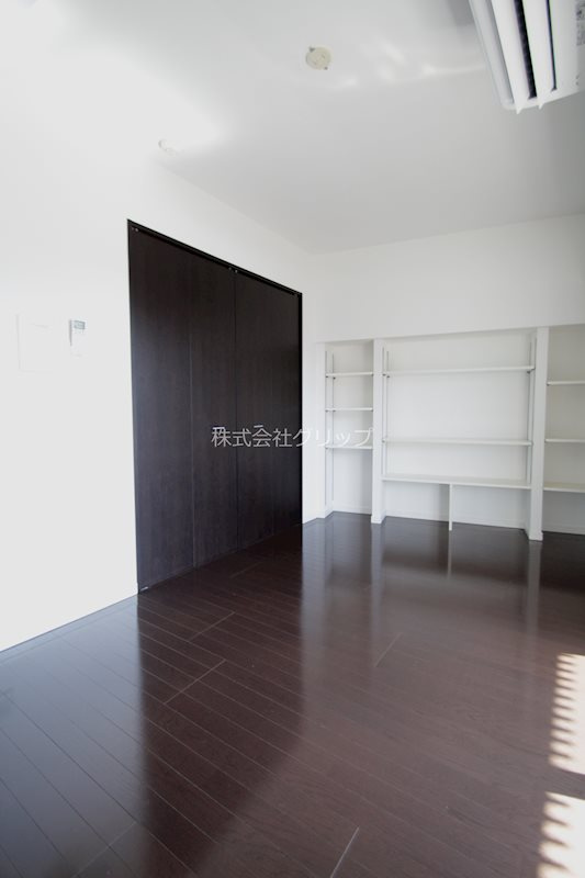 プレディアスタイル横濱沢渡の洋室