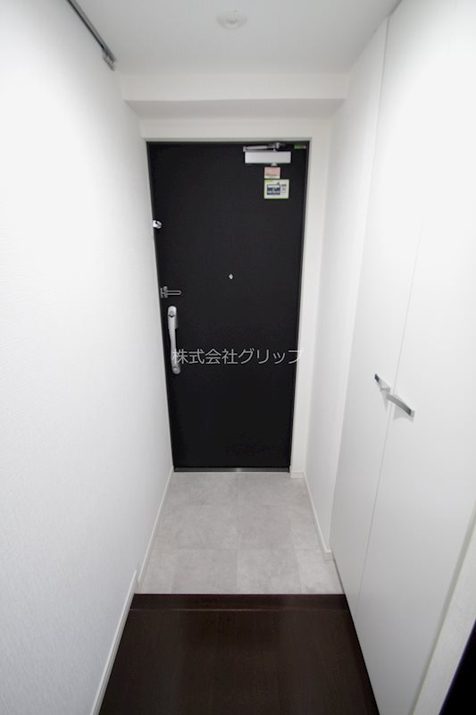 プレディアスタイル横濱沢渡の玄関